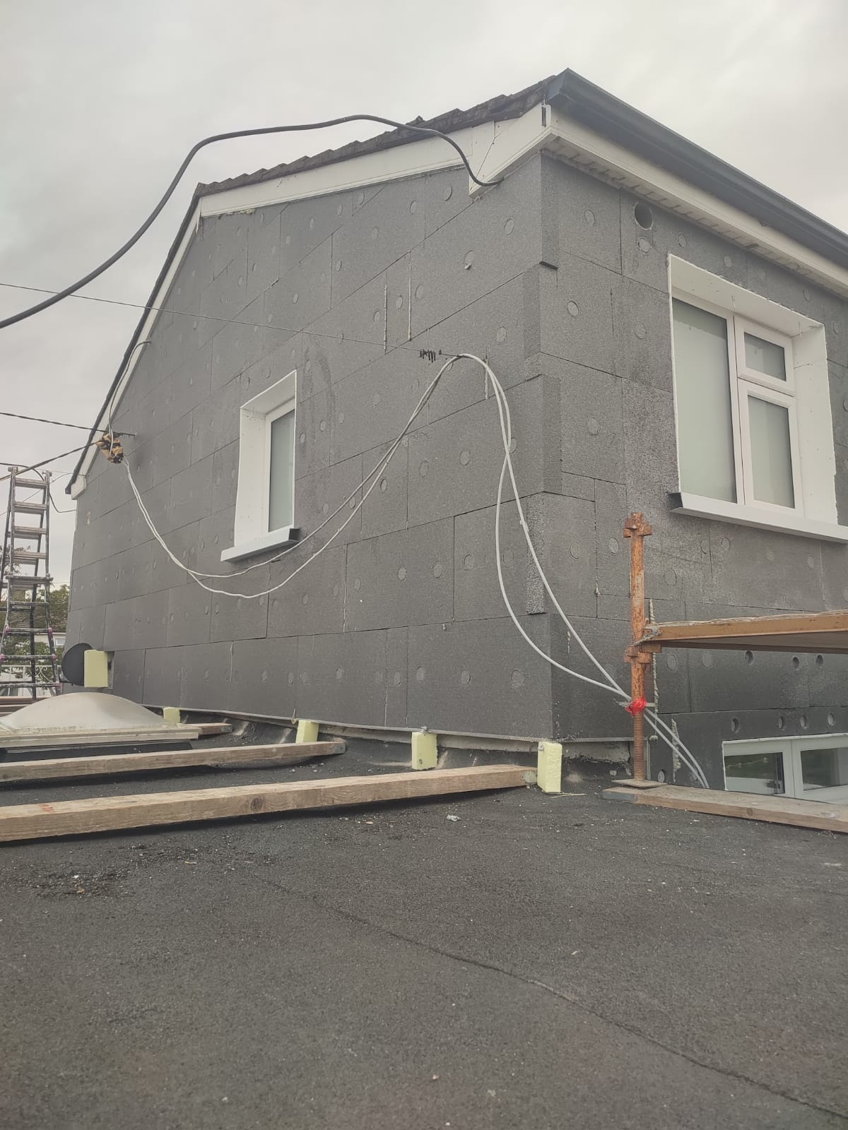 EWI boards fixed at a corner